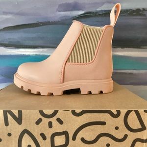 NWT Native boots: Kensington Treklite shoes